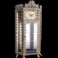 خرید، قیمت و مشخصات ساعت ویترین دار برنزی طرح تاج دار رنگ ثابت بدنه کار شده - هنرظریف