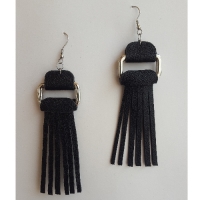 خرید، قیمت و مشخصات گوشواره چرم طبیعی بزی دست دوز با استیل رنگ ثابت - هنرظریف