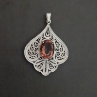 خرید، قیمت و مشخصات آویز ملیله طرح سنتی نگین دار، دست ساز با طراحی شیک و کیفیت درجه یک - هنرظریف