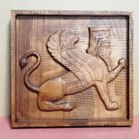 خرید، قیمت و مشخصات تابلو چوبی نقش برجسته شیر بالدار - اسفنگس - هنرظریف