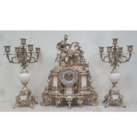 خرید، قیمت و مشخصات ست شمعدان و ساعت رومیزی پنج شعله پایه دار سفید، با کیفیت عالی_ هنرظریف