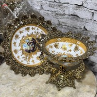 خرید آنلاین، کاسه و بشقاب برنزی پایه تور با زمینه ی سفید، پر نقش و نگار بسیار دارای گارانتی و کیفیت عالی، با قیمت مناسب | هنرظریف
