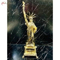 خرید آنلاین، مجسمه شیک برنزی در طرح تندیس آزادی، طلایی رنگ با پایه چهار گوش، سبک وزن، زیر قیمت بازار | هنرظریف
