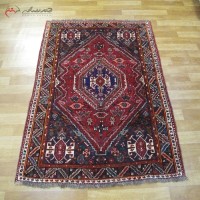 خرید آنلاین، فرش دستبافت شیراز کد 39243 بافته شده با نخ درجه یک، طرح لچک و ترنج رنگ حاشیه سرمه ای، با قیمت مناسب | هنرظریف