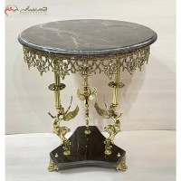خرید آنلاین، میز خاطره برنز گرد، صفحه سنگی مرمر مشکی ، با ستون طرح سه فرشته بالدار، پایه های کوچک کار شده، به قیمت تولیدی _ هنرظریف