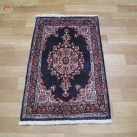 خرید آنلاین، فرش پر نقش دست بافت همدان، طرح لچک با حاشیه های لاکی کد 38971 با زمینه سرمه ای و تراکم بالا، بسیار زیبا، با قیمت عالی | هنرظریف